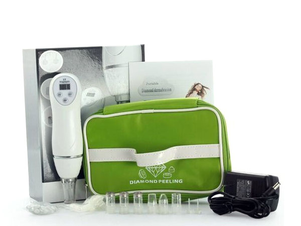 Portable diamond microdermabrasion machine with blackhead sucking